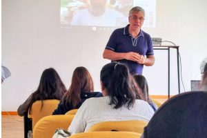 charla sobre reducción de pérdidas y desperdicios de alimentos